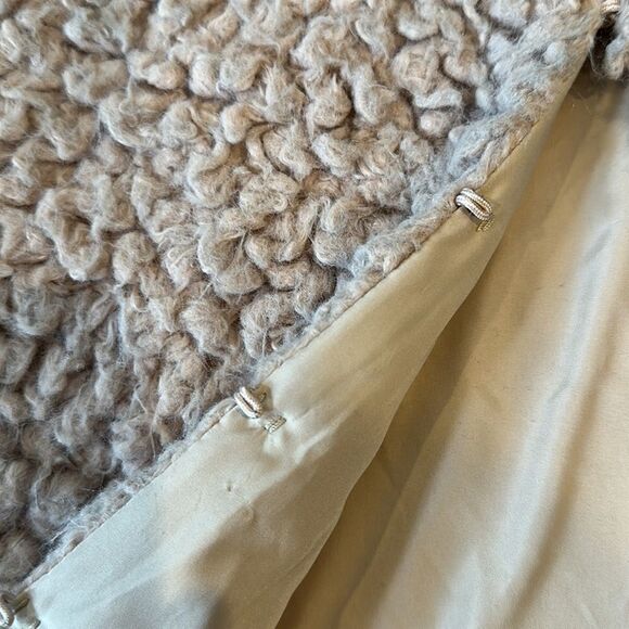 Ragdoll and rockets adorable taupe Sherpa vest - Picture 6 of 6